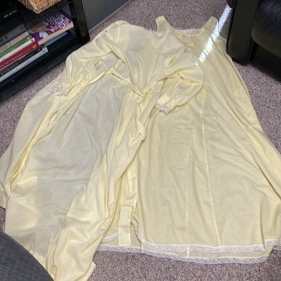 Vintage 50s/60s 2 pc nightgown with matching robe - Picture 12 of 12